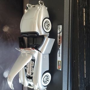 1951 Jaguar XK 120 Roadster Convertible by Burago BBurago 1/24 scale SILVER